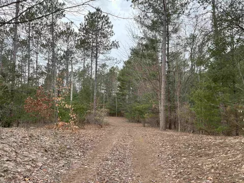 11495 Cedar Valley Rdg, Traverse City, MI 49684