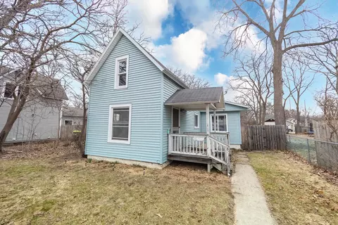 955 Woodmere, Traverse City, MI 49686