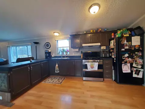 Kitchen - 13117 45th, Remus, MI 49340 photo 2 of 3