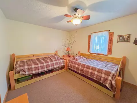 Bedroom - 212 Cindy, Roscommon, MI 48653 photo 4 of 8