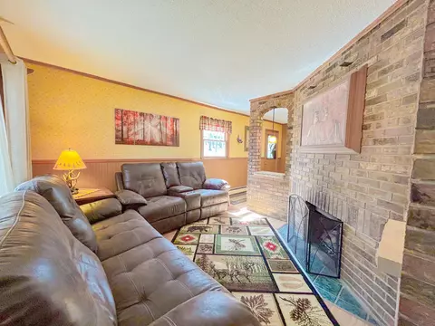 Living - 212 Cindy, Roscommon, MI 48653 photo 1 of 4