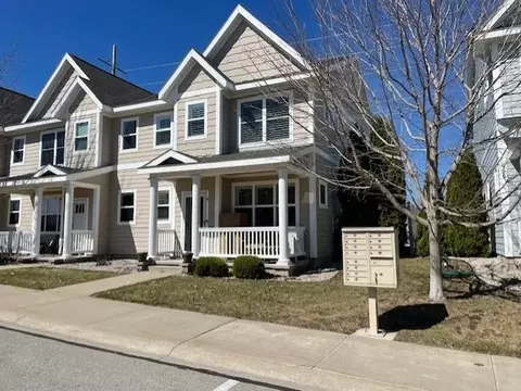 1022 Lake Rdg #4, Traverse City, MI 49686