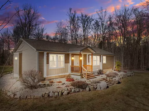 2872 E Phelps, Lake City, MI 49651