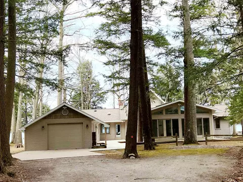 2050 Danish Lndg, Grayling, MI 49738