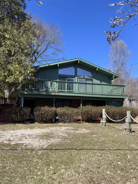 11610 SW Torch Lk, Rapid City, MI 49676