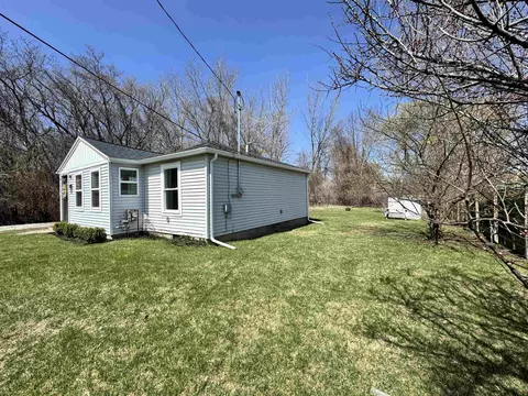 2975 E Ashby, Midland, MI 48640 photo 3