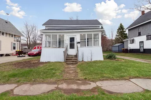 724 Bridge, Alma, MI 48801 photo 2