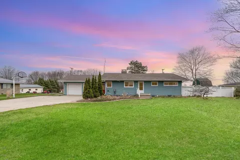 1242 N State, Ithaca, MI 48847