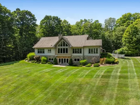 1750 Forest Rdg, Charlevoix, MI 49720
