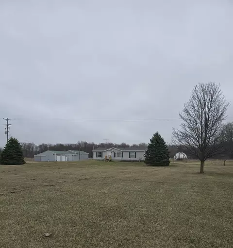 1215 S West County Line, Sumner, MI 48889