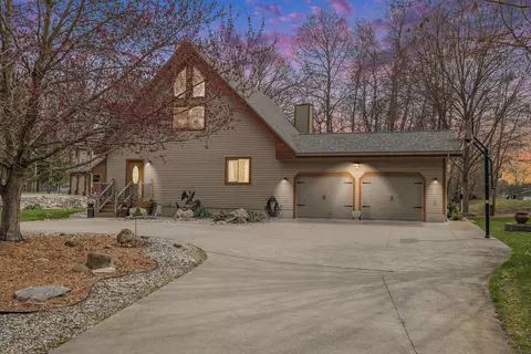 2000 Granada, Weidman, MI 48893
