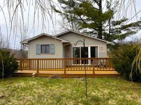 991 E Bellinger, Cedar, MI 49621
