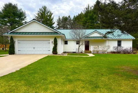 7384 Betsie Riv, Interlochen, MI 49643