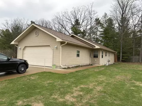 9826 Deer Trak, Interlochen, MI 49643
