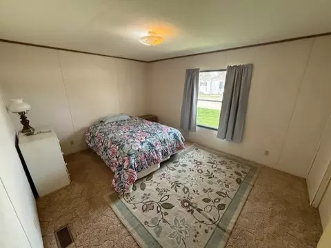 Bedroom - 3001 Highlander, Alma, MI 48801 photo 2 of 2
