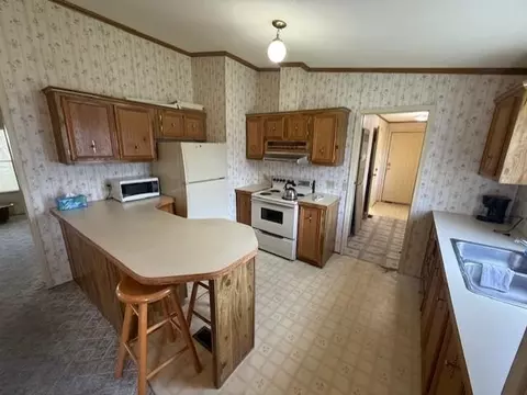 Kitchen - 3001 Highlander, Alma, MI 48801 photo 2 of 3