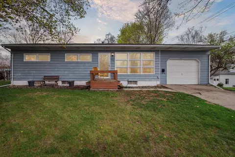 422 W W Ctr, Alma, MI 48801