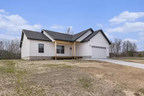 11189 Lakeshore, Buckley, MI 49620
