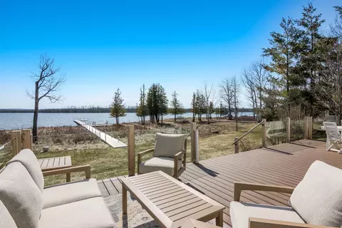 6650 S S Bch, Alanson, MI 49706