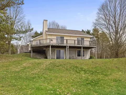 8377 Orchard Hl, Beulah, MI 49617