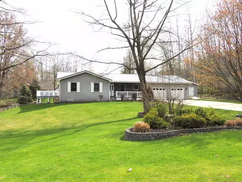 1026 Granada, Lake Isabella, MI 48893
