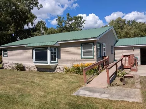 10 W Maple Rdg, Twining, MI 48766