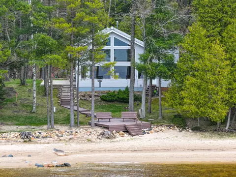 5706 Mackenzie, Kewadin, MI 49648