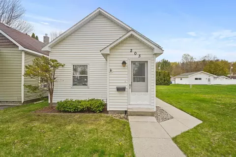203 W Sixteenth, Traverse City, MI 49684