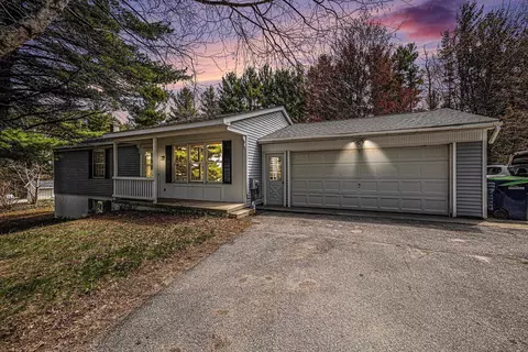 2514 N West Silver Lk, Traverse City, MI 49685