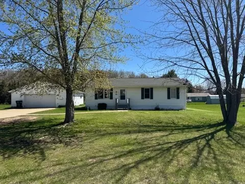 2195 S Sara, Lake City, MI 49651