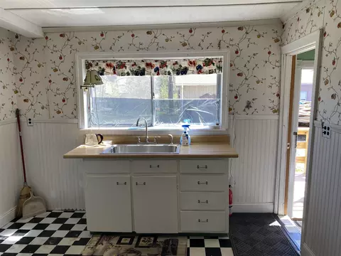 Kitchen - 112 E Wright, West Branch, MI 48661 photo 2 of 4