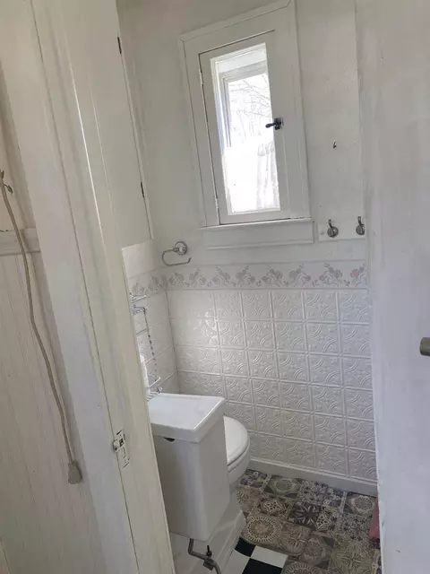 Bath - 112 E Wright, West Branch, MI 48661 photo 1 of 5