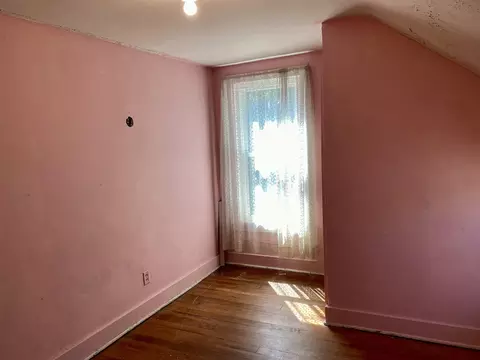 Bedroom - 112 E Wright, West Branch, MI 48661 photo 4 of 6
