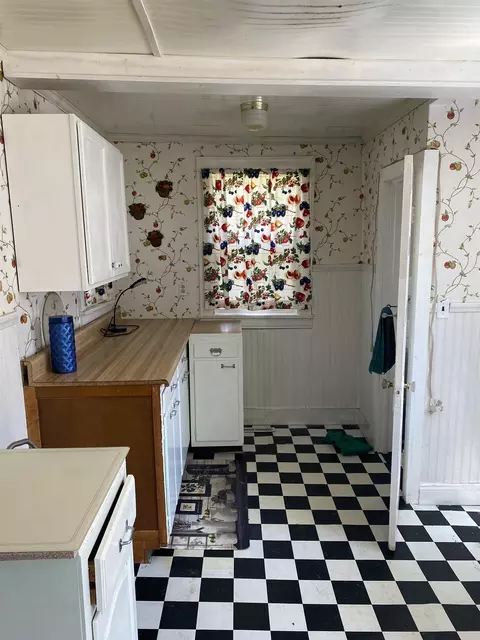 Kitchen - 112 E Wright, West Branch, MI 48661 photo 3 of 4
