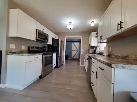 Kitchen - 303 Dearing, Shepherd, MI 48883 photo 2 of 2