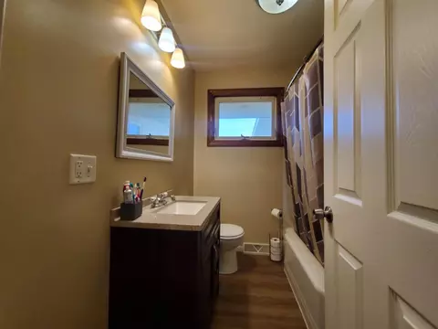 Bath - 303 Dearing, Shepherd, MI 48883 photo 1 of 1
