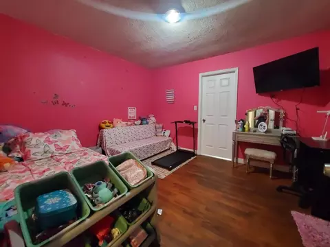 Bedroom - 303 Dearing, Shepherd, MI 48883 photo 2 of 2