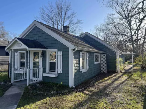 1228 Clinch, Traverse City, MI 49686