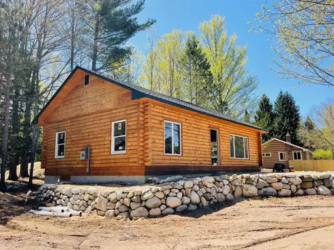 7723 Mile Pt, Central Lake, MI 49622