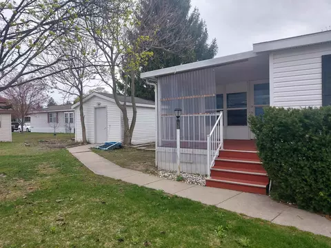1542 David, Traverse City, MI 49686