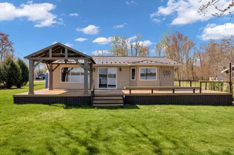 8374 Main, Hale, MI 48739