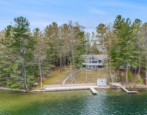 789 Lake George, Traverse City, MI 49696