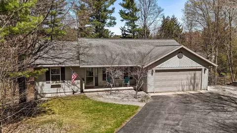 2421 E Potter, Traverse City, MI 49696