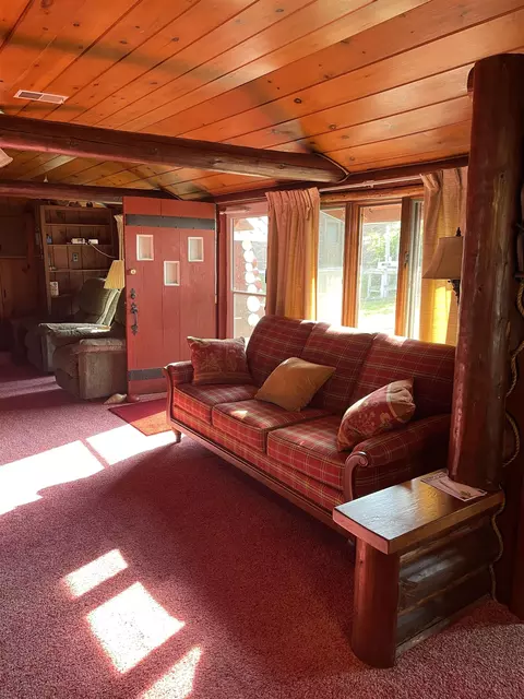 Living - 464 N Huron, Au Gres, MI 48703 photo 2 of 3