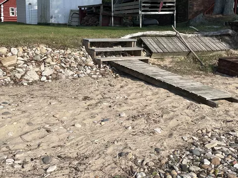 Exterior - 464 N Huron, Au Gres, MI 48703 photo 2 of 2