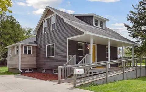 113 S Grover, Alma, MI 48801