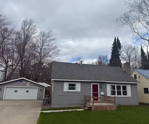 113 Teal, Cadillac, MI 49601