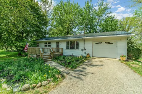 873 E Remus, Mount Pleasant, MI 48858