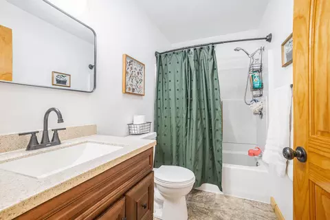 Bath - 9266 Kenyon, Frederic, MI 49733 photo 2 of 3