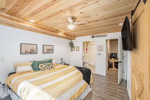 Bedroom - 9266 Kenyon, Frederic, MI 49733 photo 2 of 2